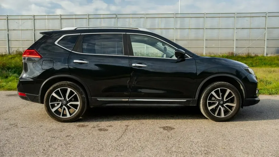 NISSAN X-Trail -