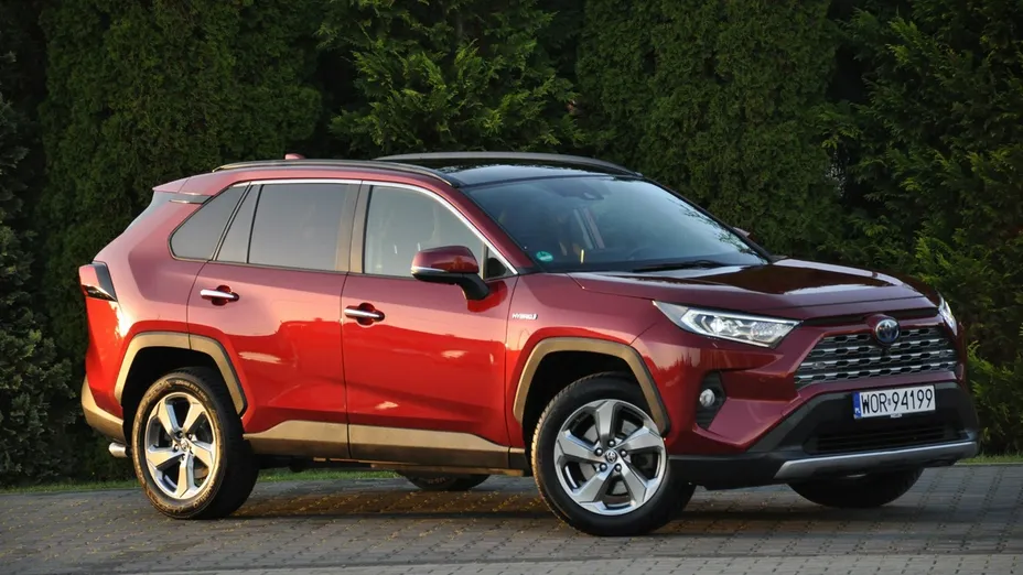 TOYOTA RAV4 -