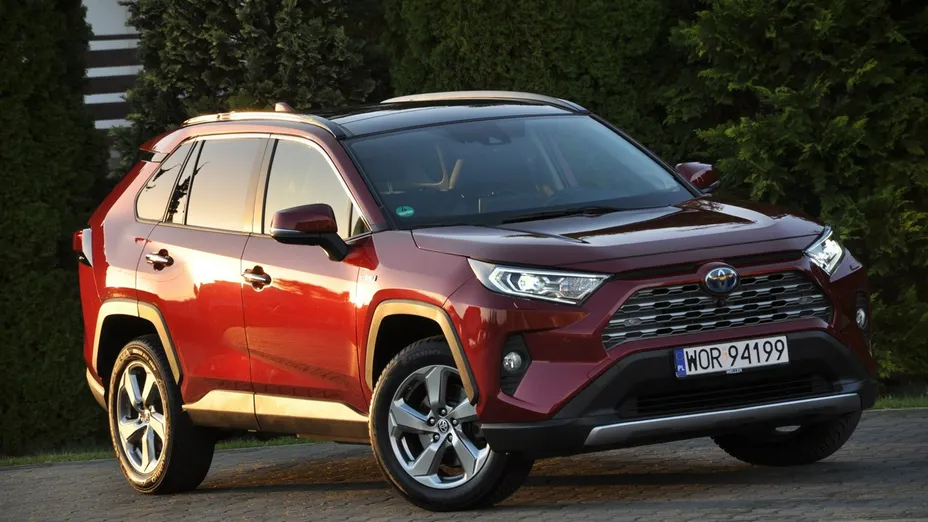 TOYOTA RAV4 -