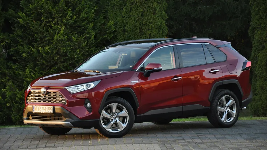 TOYOTA RAV4 -