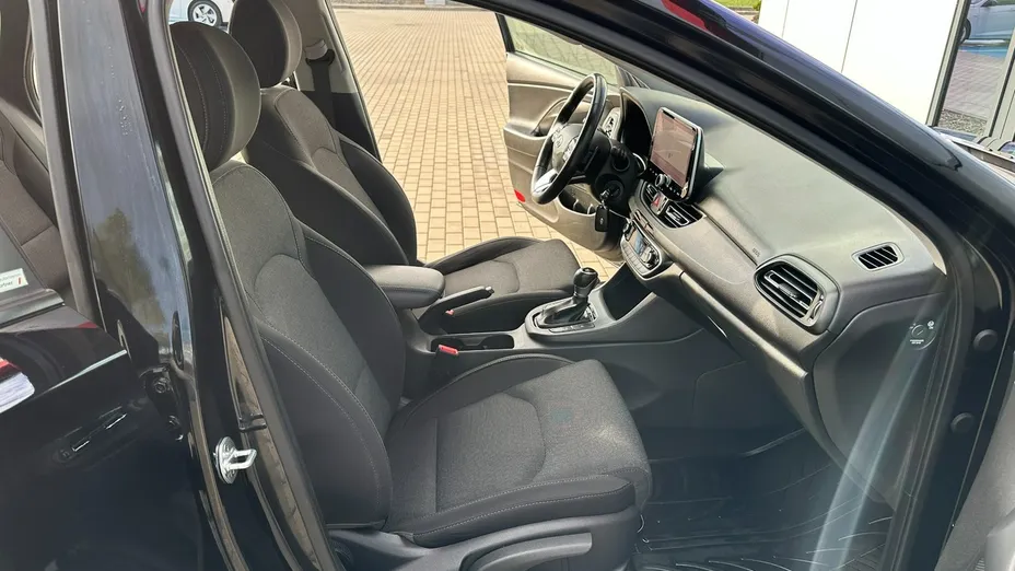 HYUNDAI i30 -