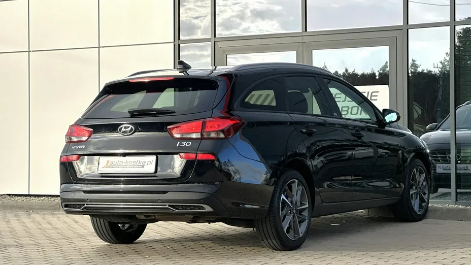 HYUNDAI i30 -