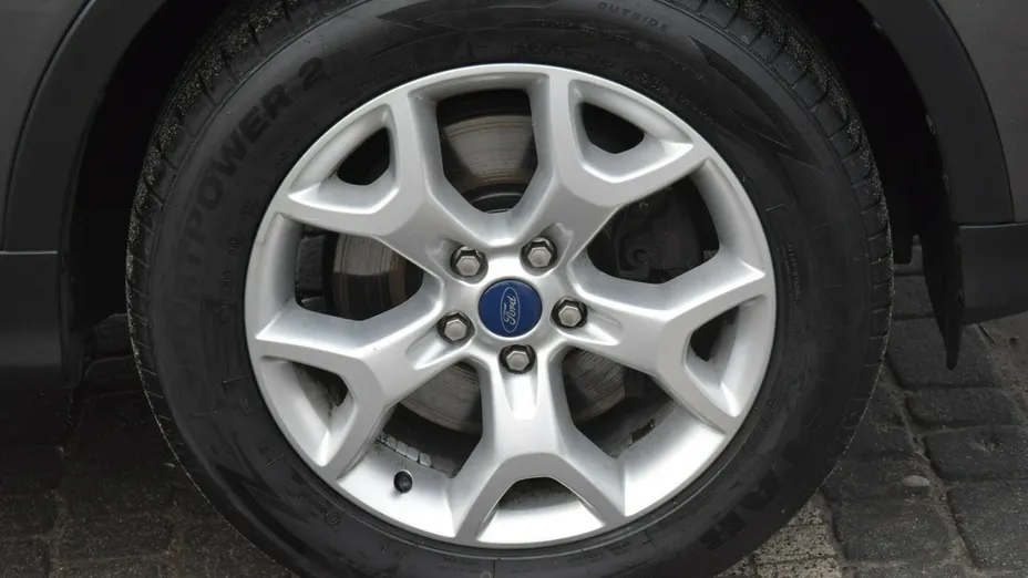 FORD Kuga -