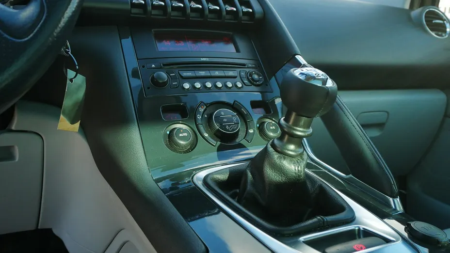 PEUGEOT 3008 -