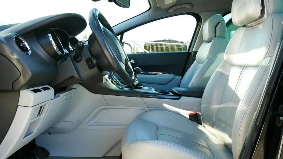PEUGEOT 3008 -