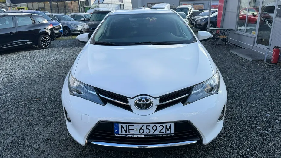 TOYOTA Auris -