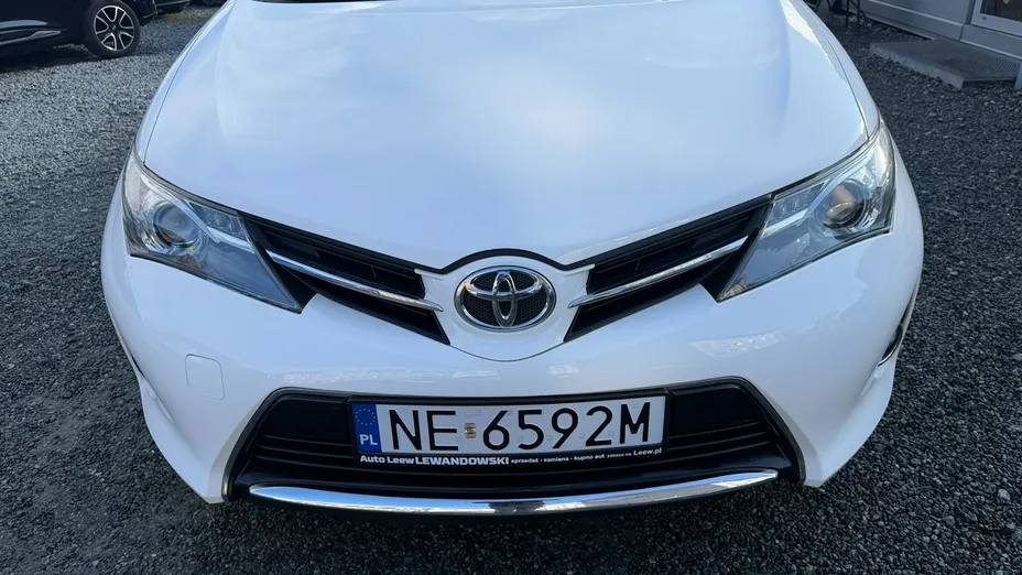 TOYOTA Auris -