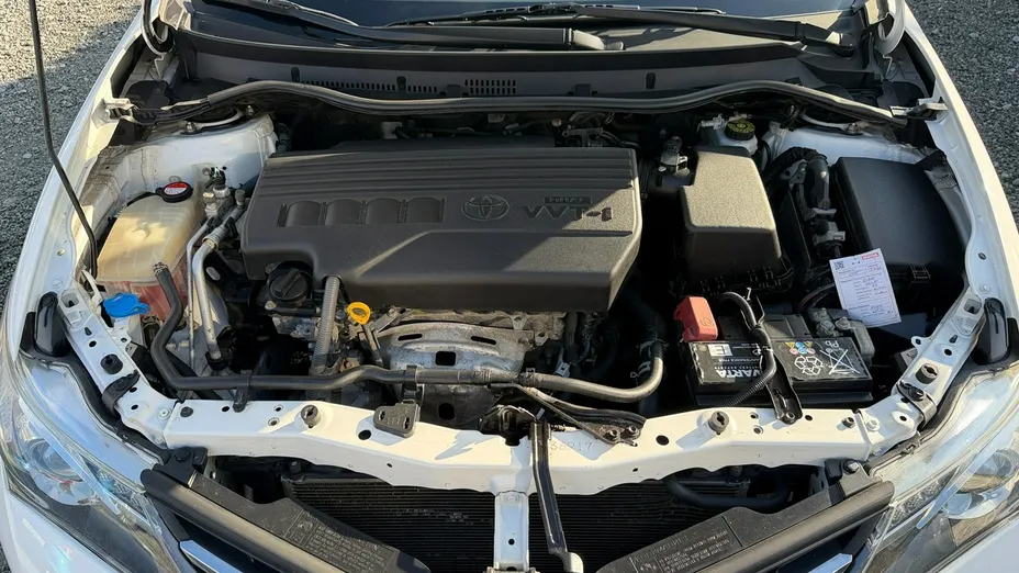 TOYOTA Auris -