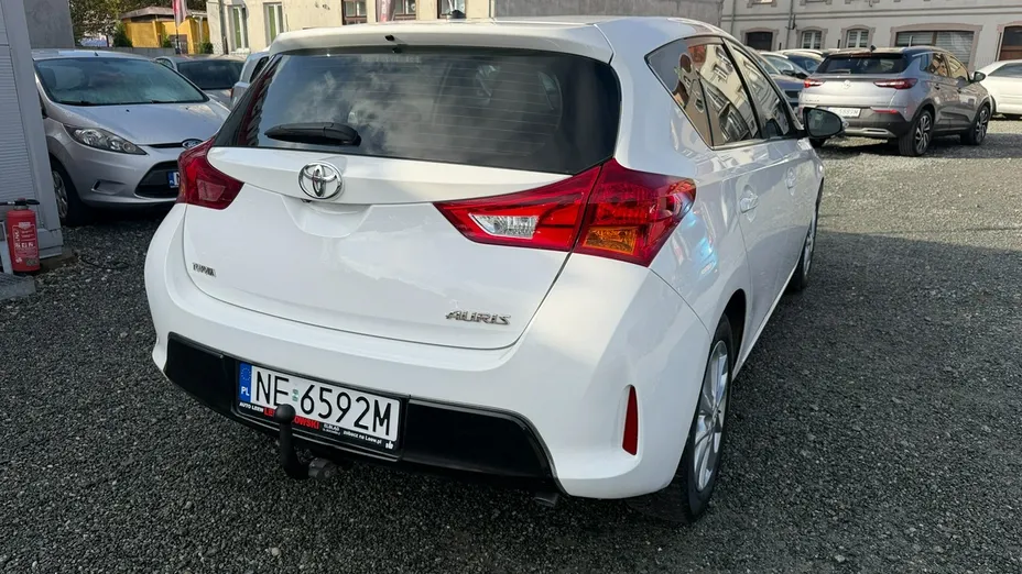 TOYOTA Auris -