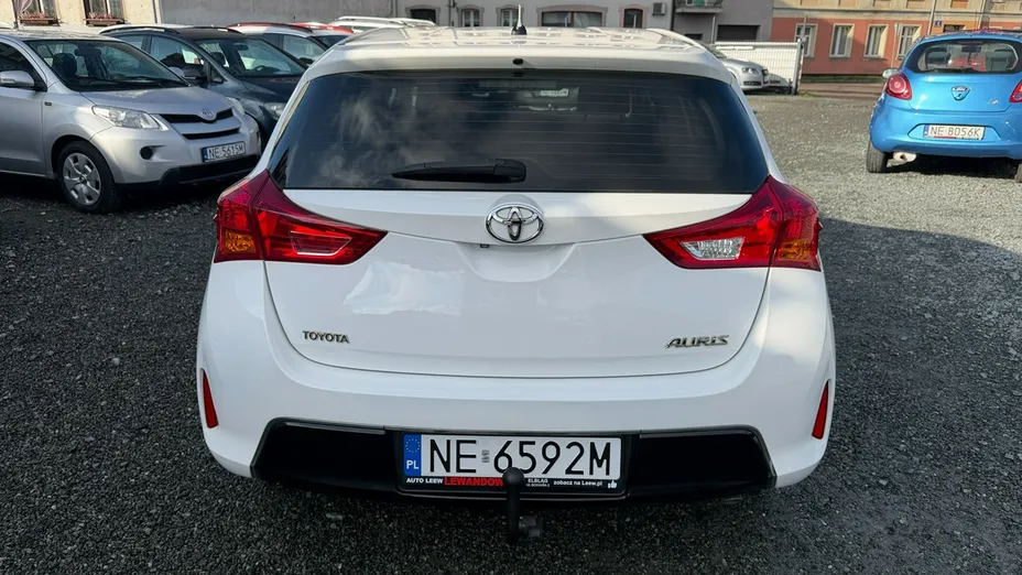 TOYOTA Auris -