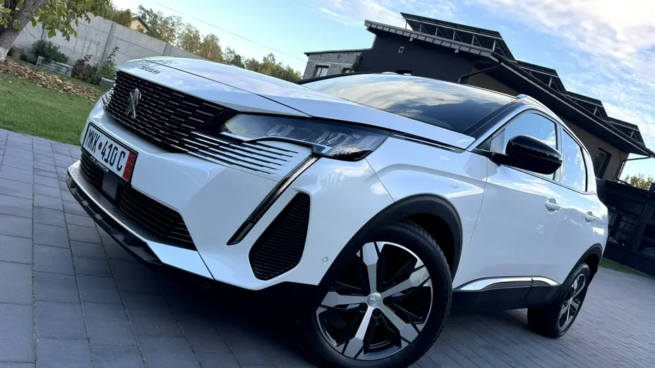 PEUGEOT 3008 -