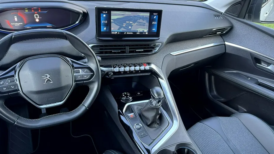 PEUGEOT 3008 -