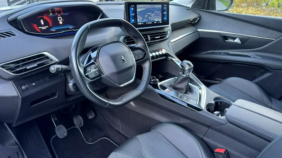 PEUGEOT 3008 -