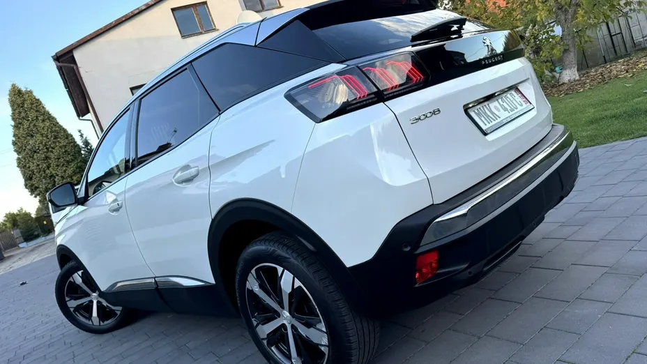 PEUGEOT 3008 -
