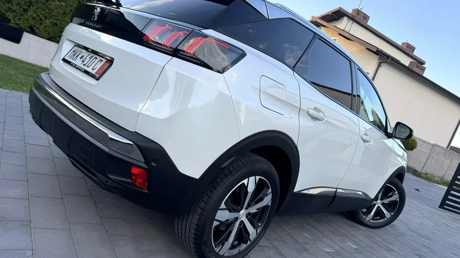 PEUGEOT 3008 -