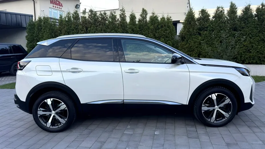 PEUGEOT 3008 -