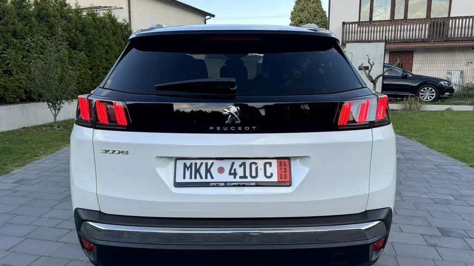 PEUGEOT 3008 -