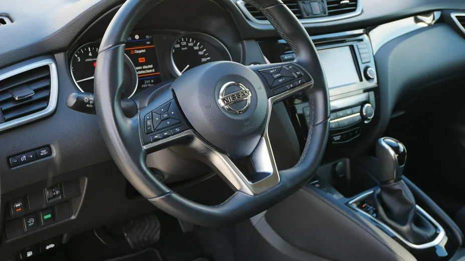 NISSAN Qashqai -