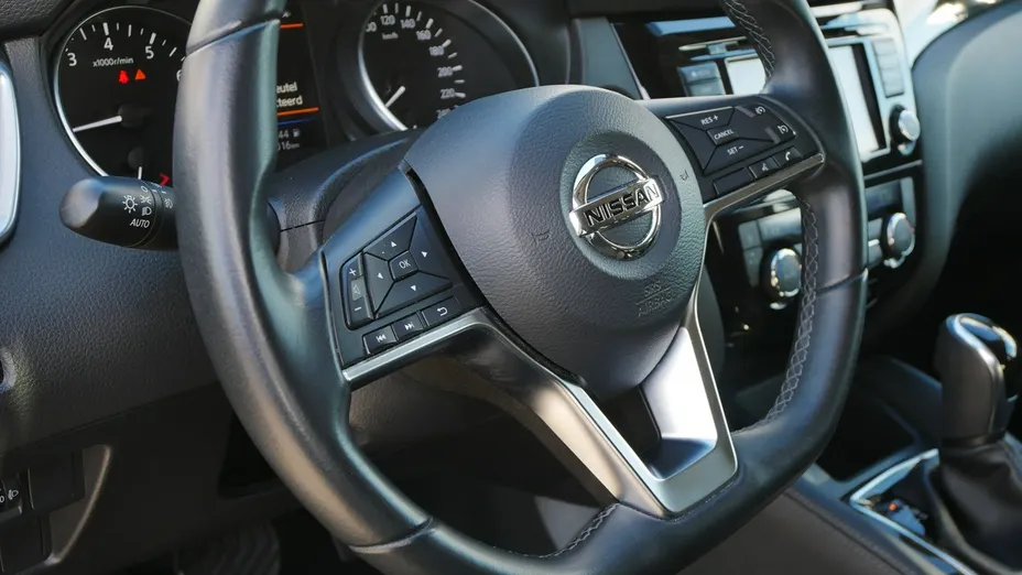 NISSAN Qashqai -