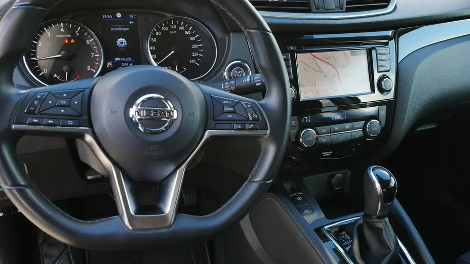 NISSAN Qashqai -