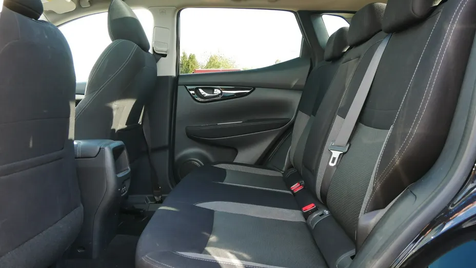 NISSAN Qashqai -