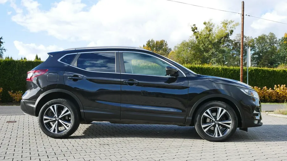 NISSAN Qashqai -