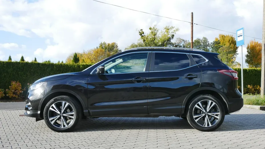 NISSAN Qashqai -