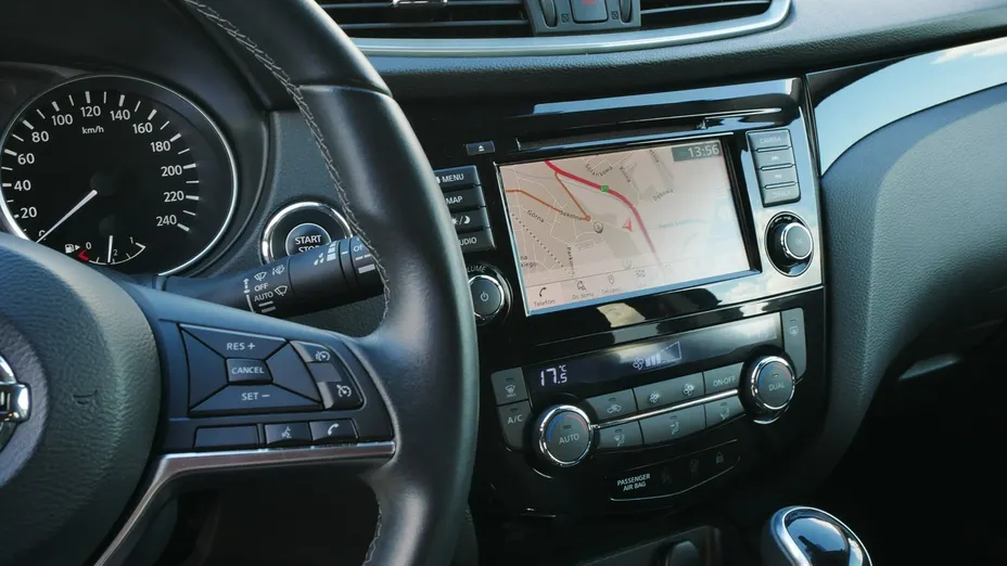 NISSAN Qashqai -