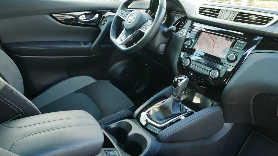 NISSAN Qashqai -
