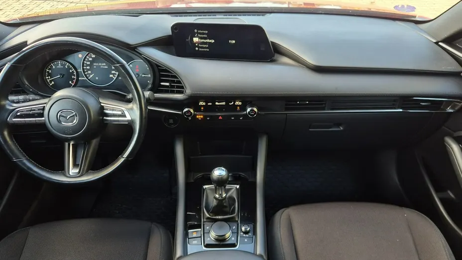 MAZDA 3 -