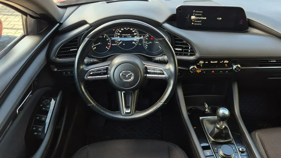 MAZDA 3 -