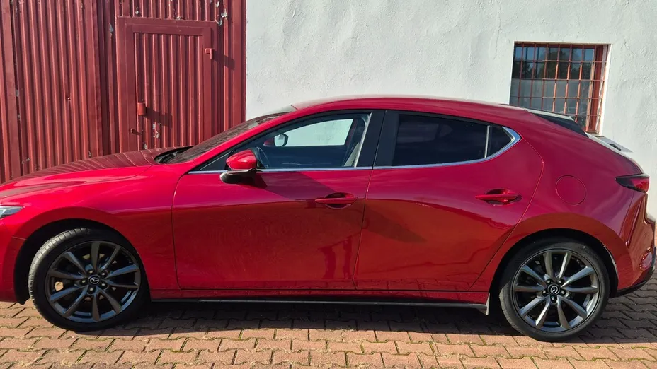MAZDA 3 -