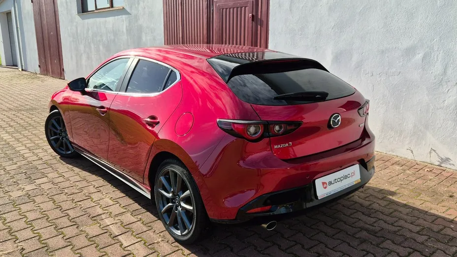 MAZDA 3 -