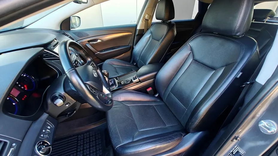 HYUNDAI i40 -