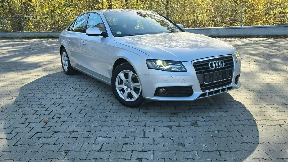 AUDI A4 -