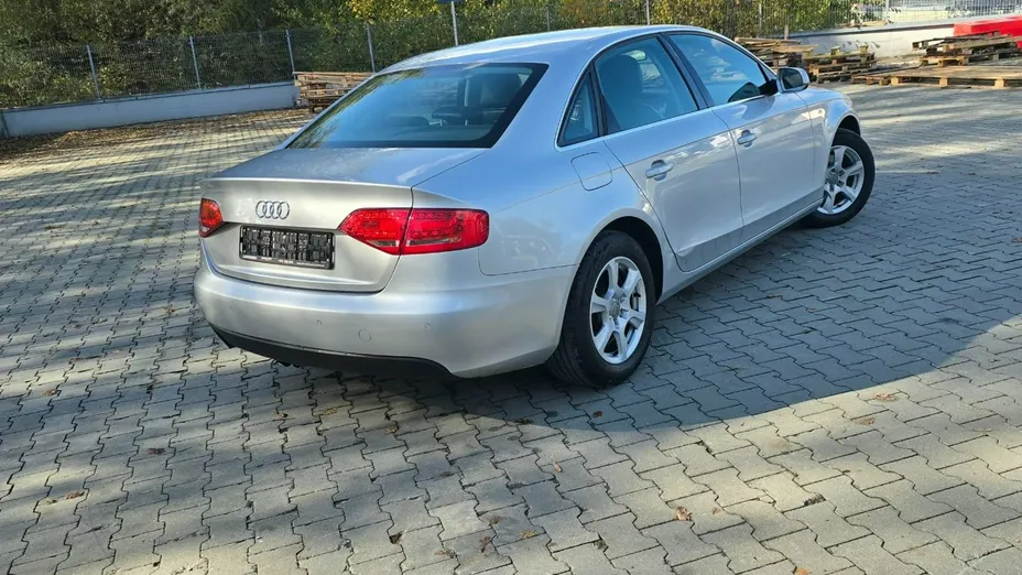 AUDI A4 -