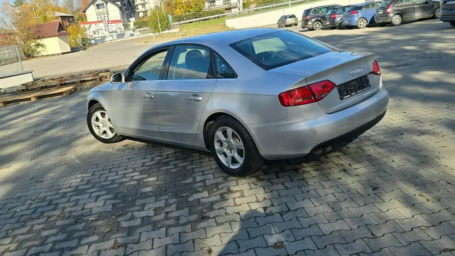 AUDI A4 -