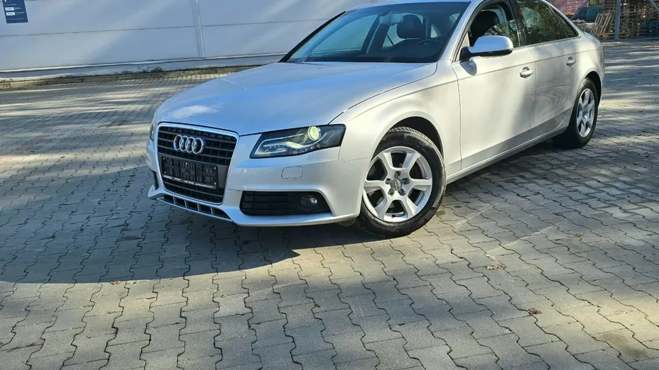 AUDI A4 -