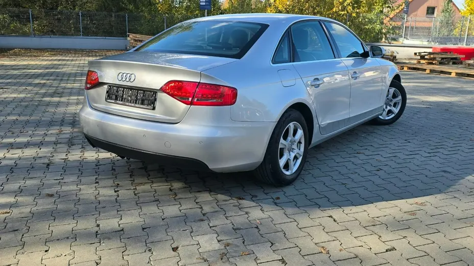 AUDI A4 -