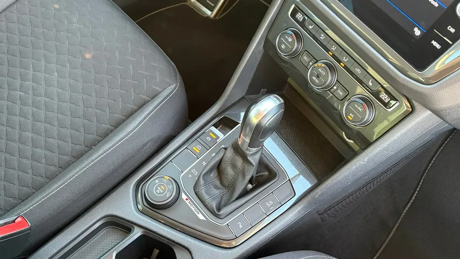VOLKSWAGEN Tiguan -