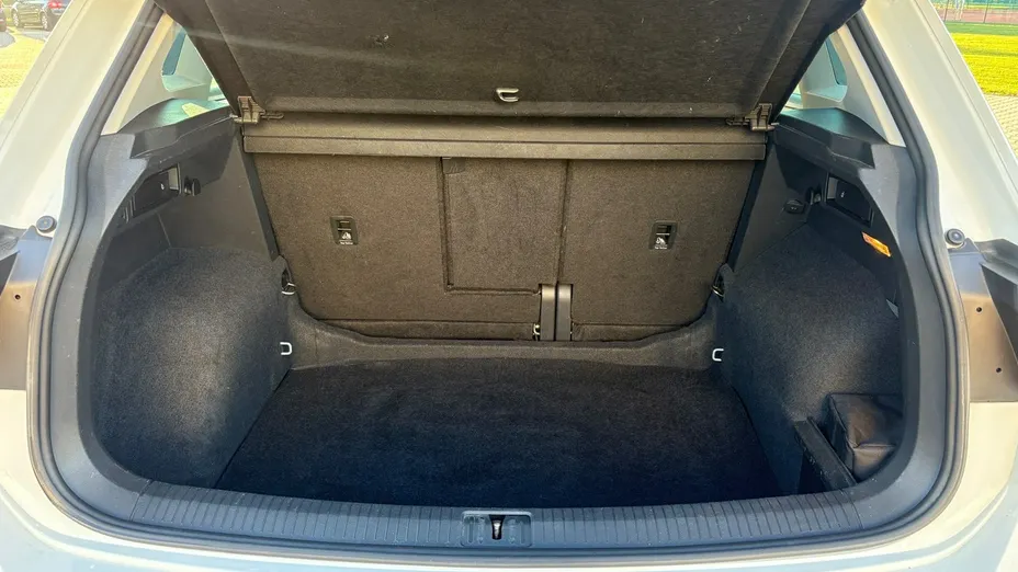 VOLKSWAGEN Tiguan -