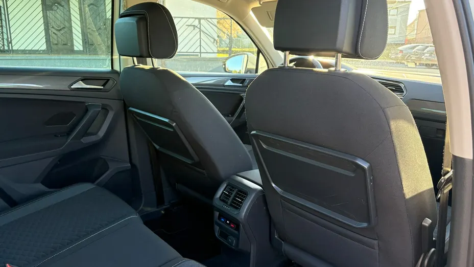VOLKSWAGEN Tiguan -