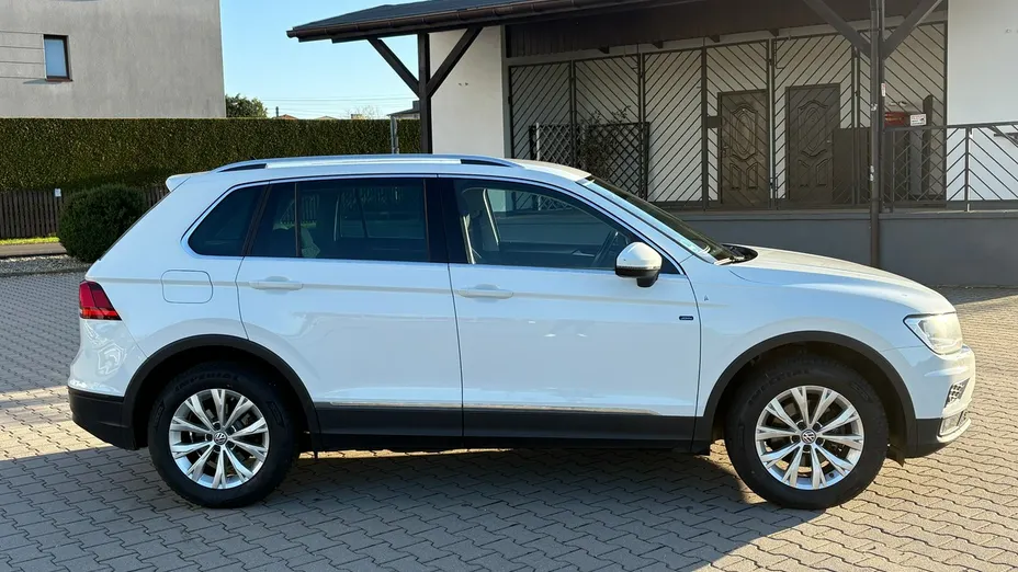 VOLKSWAGEN Tiguan -