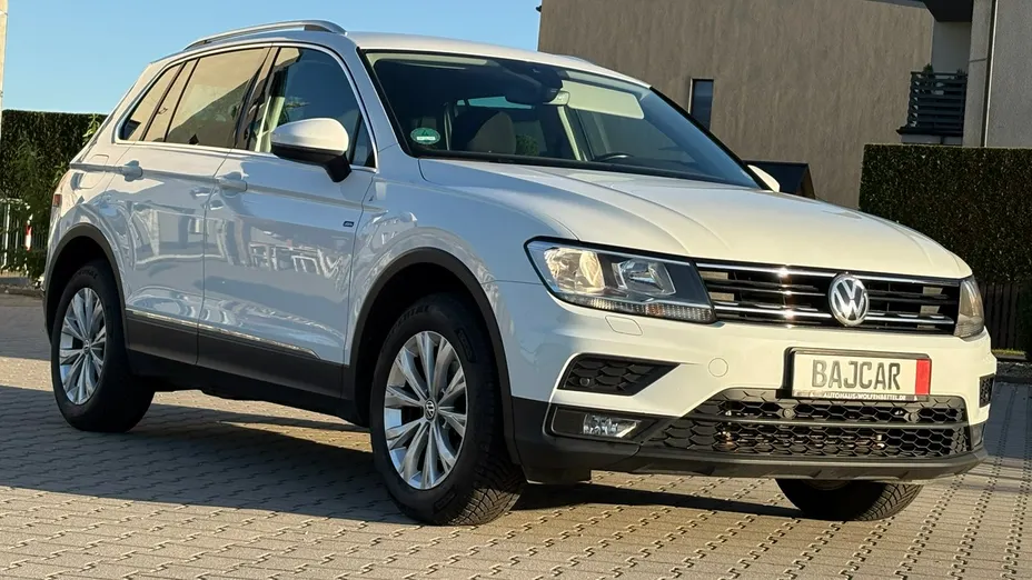 VOLKSWAGEN Tiguan -