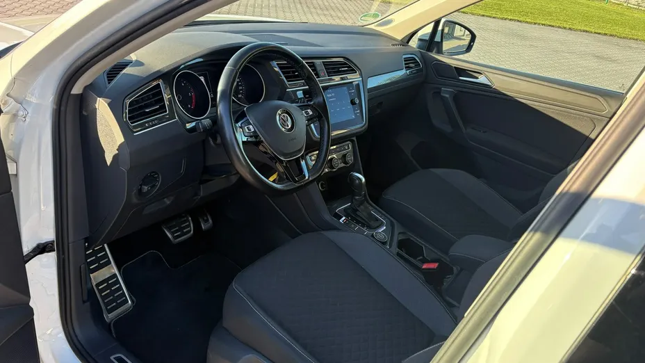 VOLKSWAGEN Tiguan -