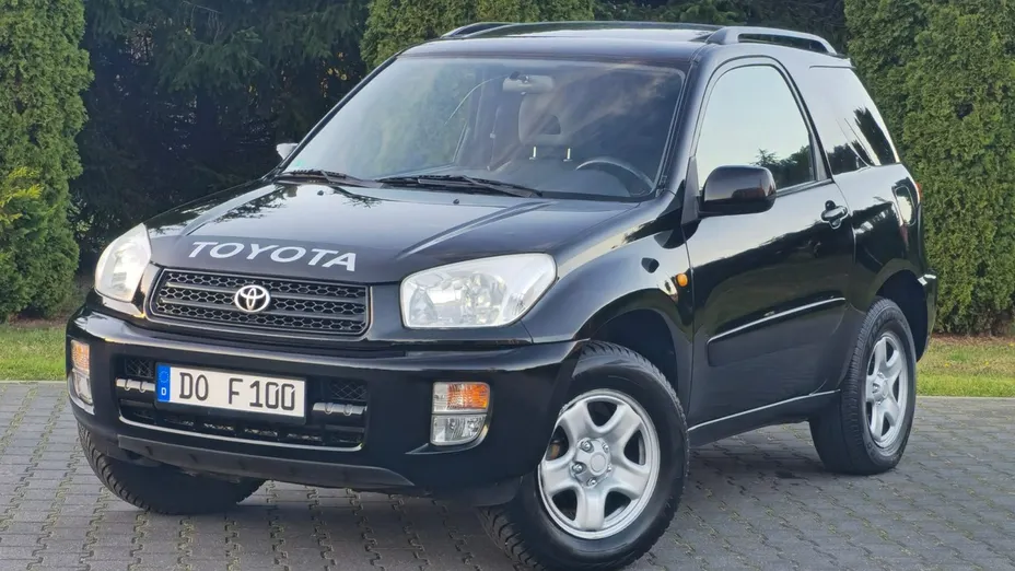 TOYOTA RAV4 -
