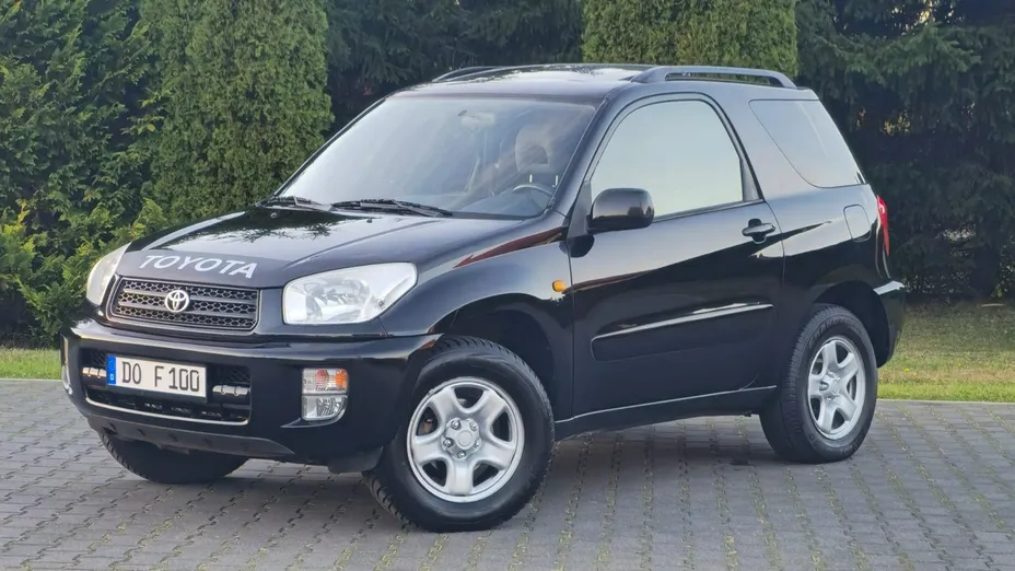 TOYOTA RAV4 -