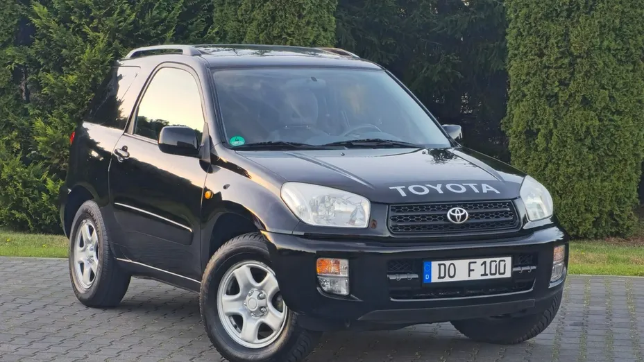 TOYOTA RAV4 -