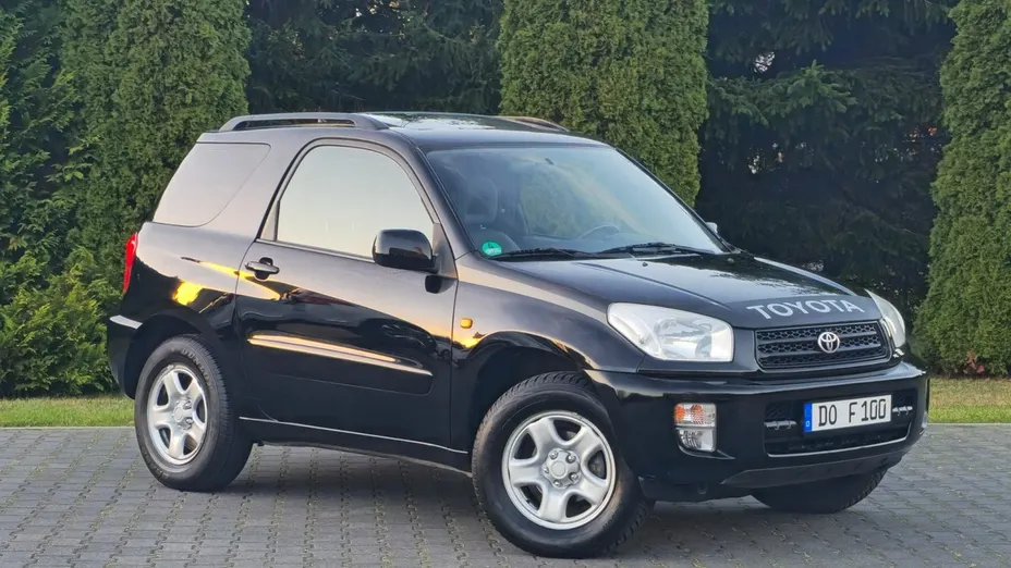 TOYOTA RAV4 -