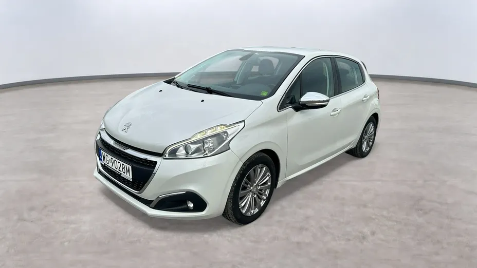PEUGEOT 208 -